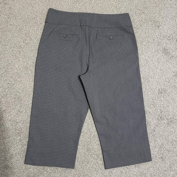 Reitmans Size 13 Striped Grey Gray Capri Dress Pants - Picture 2 of 4